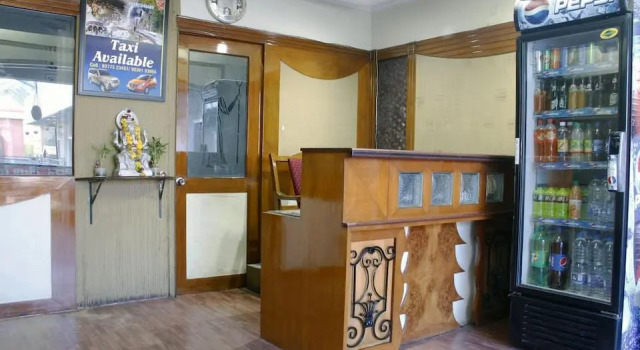 Royal Mid Town Lodge