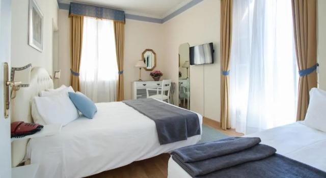 Трёхместный номер Hotel Villa Erica