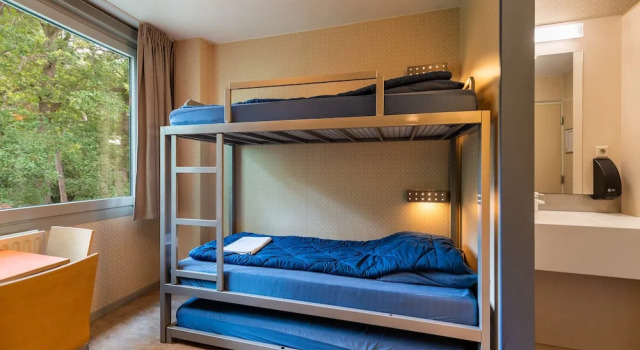 Кровать в общем номере Stayokay Hostel Soest