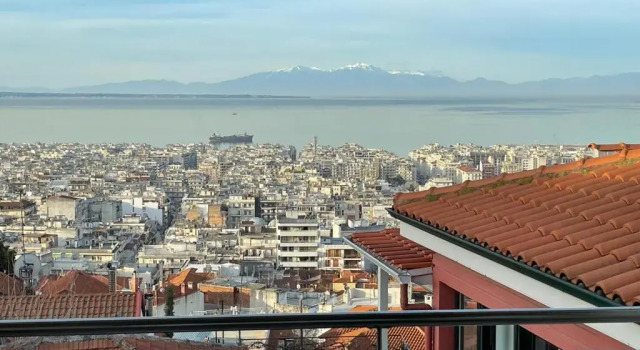 Stunning city view apt & parking space at Old town, Book Hotel Thessaloniki Macedonia