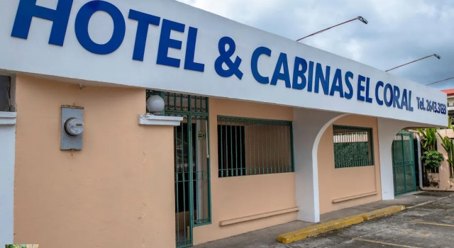 Hotel Cabinas El Coral, Забронировать Отель Хако Пунтаренас, рядом с Пляж Хако
