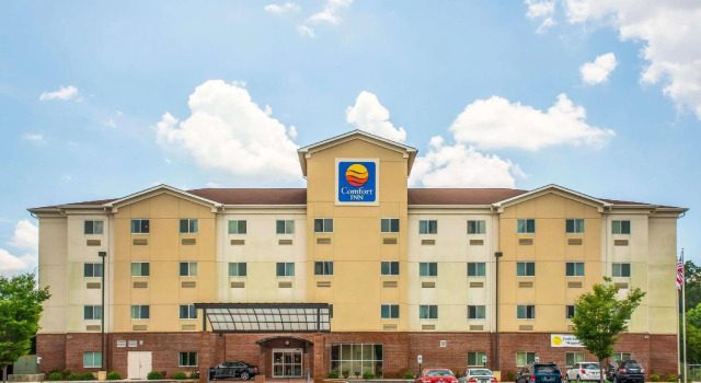 Четырёхместный номер Standard Comfort Inn Huntsville Research Park