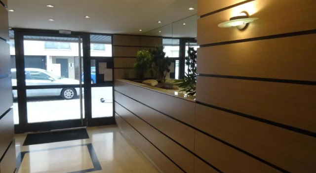 Appart T2 standing tout confort avec balcon - parking en option, Rezerwuj Apartament Hotele w Rhône z parkingiem, Parking