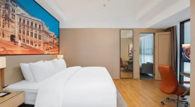 Люкс Executive Vienna International Hotel (Guiyang High Speed Rail North Station Junfa City Branch)