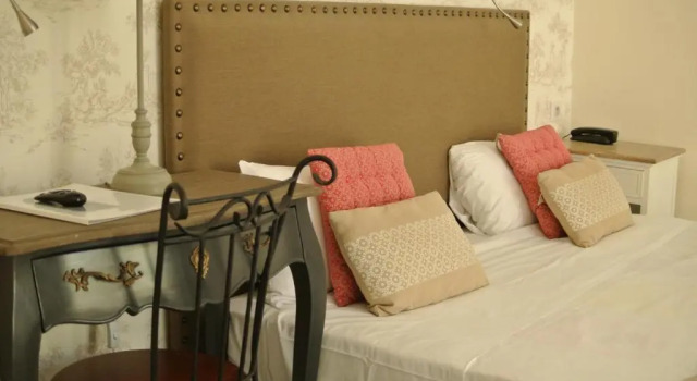 Четырёхместный номер Standard Logis Hôtel Louise de Savoie