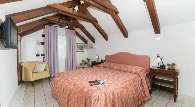 Полулюкс Hotel Villa Annalara charme and relax