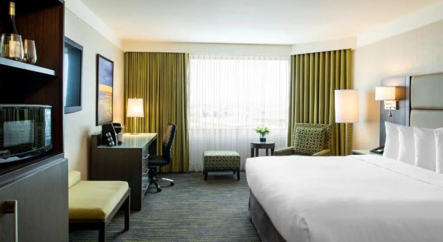 Двухместный номер Superior Saskatoon Inn & Conference Centre