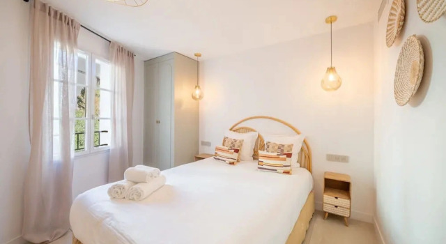 Apartment Place des Lices -2bdr/6p- Saint Tropez
