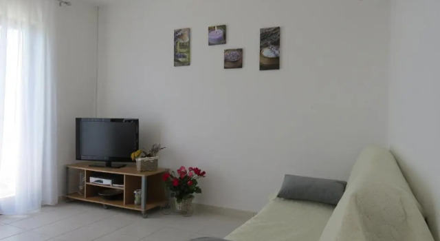 Apartments Lovrić - 30 meters to the beach
