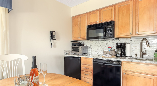 Grand Traverse Bay Lake View Condo 5682, Varaa Huoneistohotelli Acme Michigan