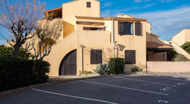 Maison des sables 3, Book Hotel Hoteller i Corbières med parkering, Parkering