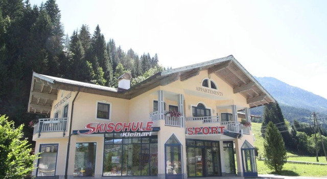 Cozy Holiday Home Amidst Mountains in Kleinarl, Rezerwuj Hotel Hotele w Salzburg z parkingiem, Parking