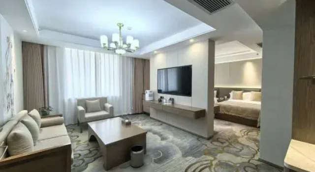Семейный люкс Golden Lun Hotel