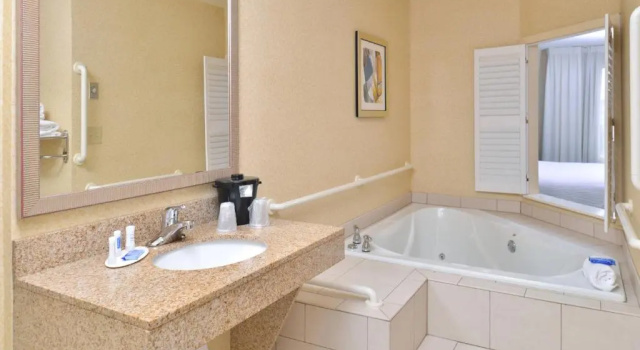 Двухместный номер Standard Fairfield Inn and Suites by Marriott Birmingham / Bessemer