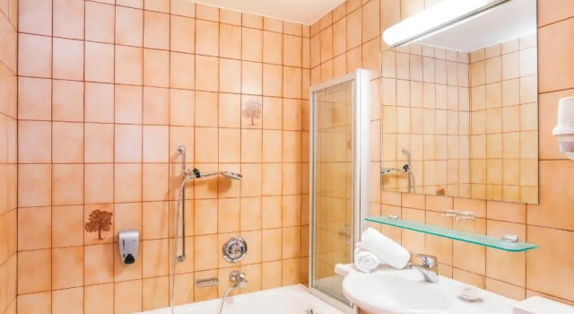 Трёхместный номер Standard с балконом Sporthotel Pechtl