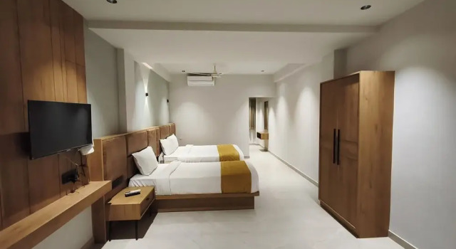 Трёхместный номер Deluxe Hotel Beverly Plaza Kozhikode