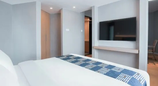 Люкс Aifeng Hotel (Taiye International Plaza Branch, Dali High speed Railway Station)