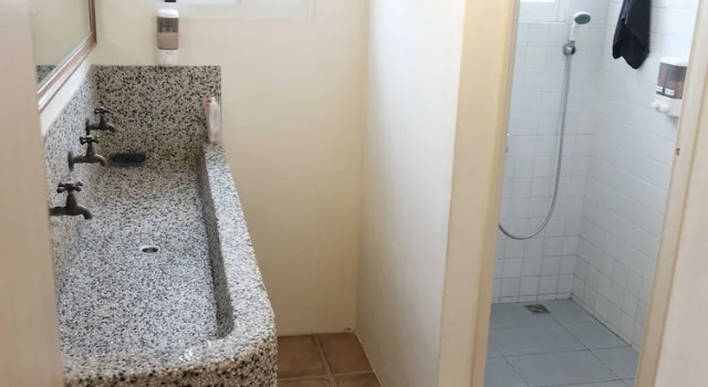 Кровать в общем номере (мужской номер) с балконом Backpacker 41 Hostel - Kaohsiung