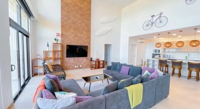 Elegant Oceanview Penthouse - Steps from Jaco Beach & Nightlife