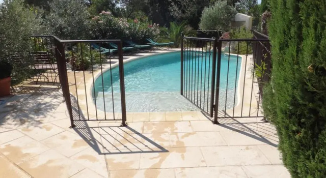 Holiday home d'Avignon et pinède, Réserver Maison d'hôtes Avignon ViaRhôna