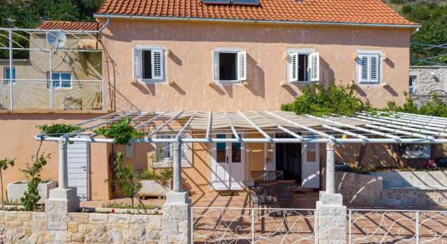 Beautiful Home in Mokalo With Wifi and 2 Bedrooms