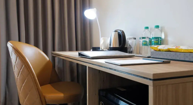 Двухместный номер Deluxe Hometel Lucknow - A Sarovar Hotel
