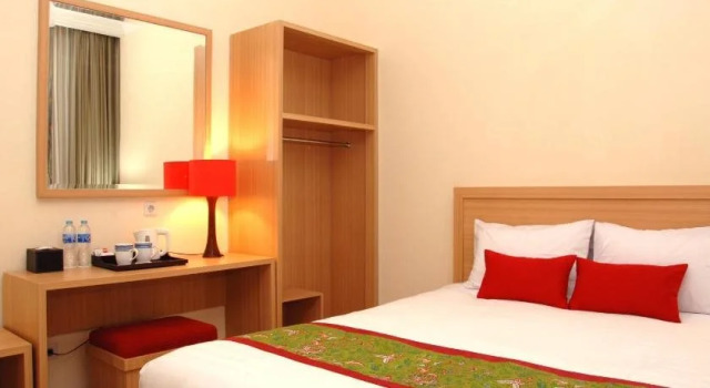 Dermaga Keluarga Sonosewu, Book Hotel Baturetno 