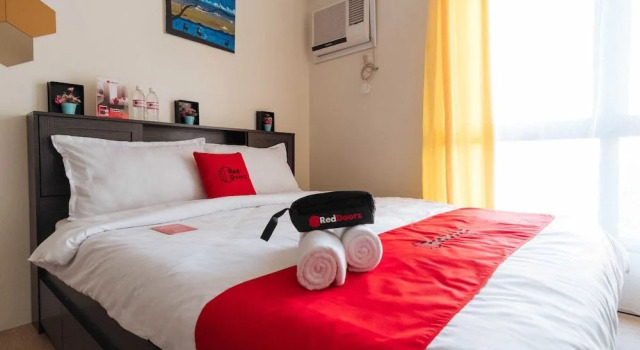 Reddoorz Premium Near Mrt North Avenue Station, Забронировать Отель Кесон-Сити 