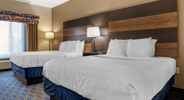 Четырёхместный номер Standard Best Western Troy Inn