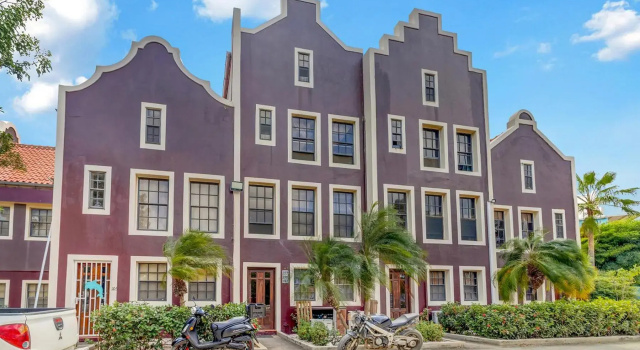Caribbean Court Apartment Djòdjò