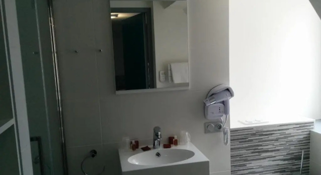 Номер Comfort Hôtel de la Grotte
