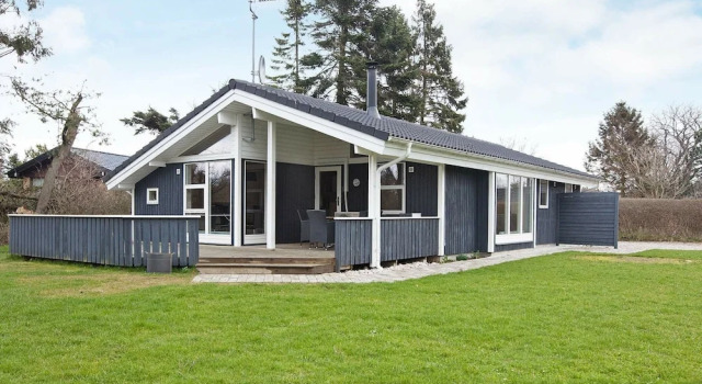 Rustic Holiday Home in Hovedstaden near Sea