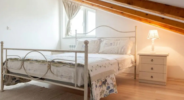 Spacious Apartment in Vantacici near Sea, Prenota Appartamento Hotel a Isole Quarnerine con parcheggio, Parcheggio