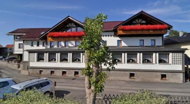 Hotel Berggarten, Book Hotel Hotels in Brotterode-Trusetal with Parking, Parking