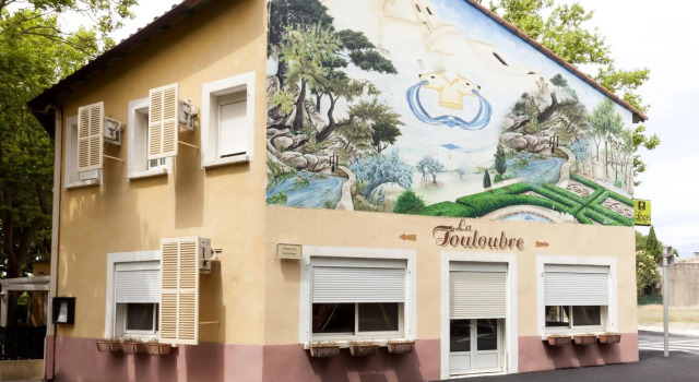 La Touloubre, Забронировать Отель Ла-Барбен Буш-дю-Рон