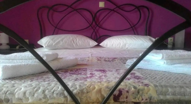 Immaculate 3-bed House in Chania, Book Hotel Aptera West Crete