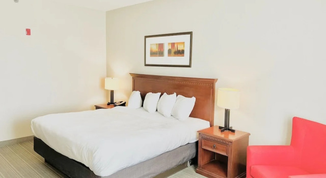 Двухместный номер Standard Country Inn & Suites by Radisson, Emporia, VA