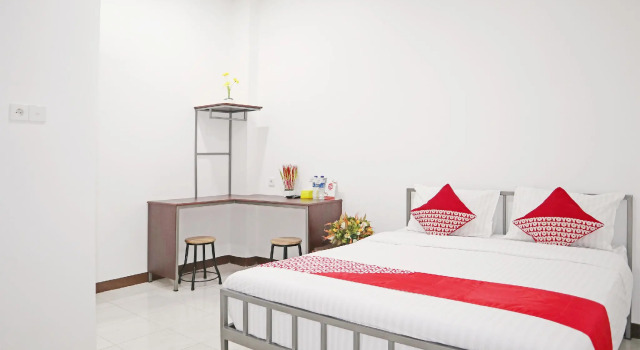 OYO 1306 Cendrawasih Homestay, Rezerwuj Hotel Padang Sumatra