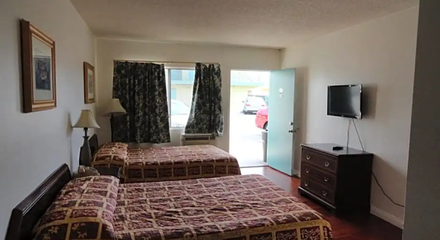 Четырёхместный номер Standard Travel Inn