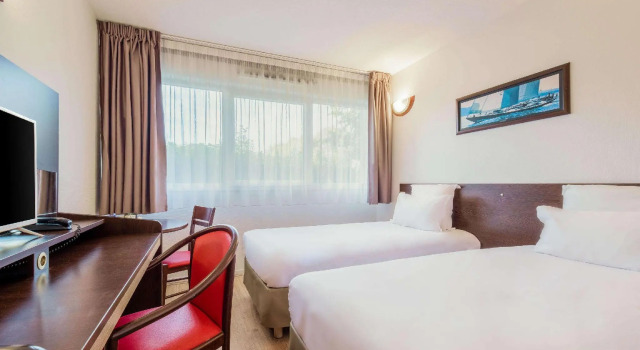 Номер Standard Comfort Suites Pau Idron