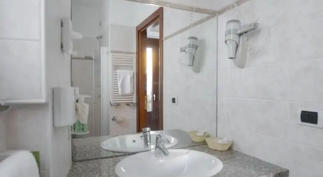 Двухместный номер Standard с видом на город Hotel Ungheria Varese 1946
