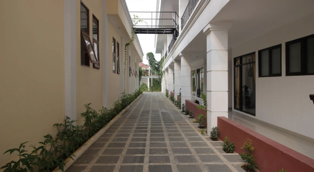 RedDoorz Premium @ Gandaria Jagakarsa, Book Hotel 3-Star Hotels in Jakarta Province, 3*