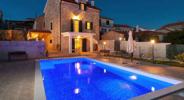 Вилла Modern Villa in Grohote With Pool