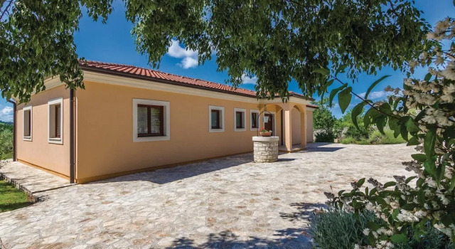 Luxurious Home In Buje, Book Hotel Monte Kruj Istria