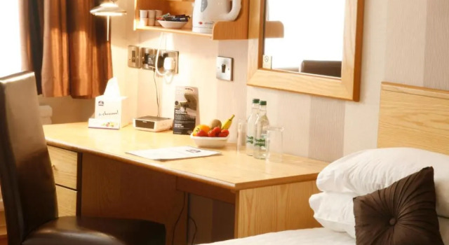 Семейный номер Standard Best Western Cresta Court Hotel Manchester