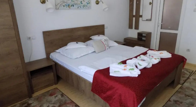 Eden, Rezerwuj Hotel Băile Herculane 