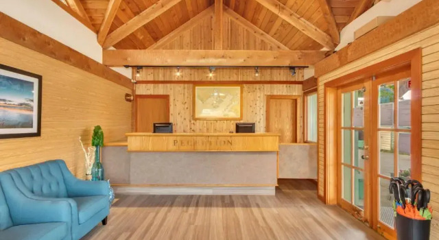 Canadian Princess Lodge & Marina, Забронировать Отель Отели Уклуэлет 3 звезды, рядом с Huu-Mees-Ma-As Native Art Gallery, 3*