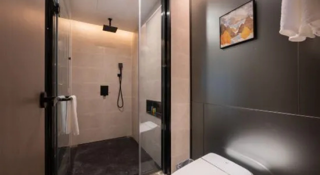Люкс World Hotel (Jinan CBD Dingjiazhuang Subway Station)