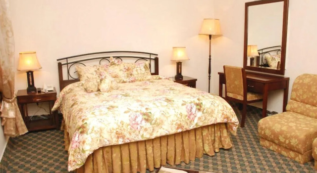 Savoy Inn