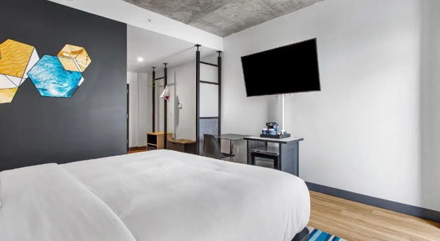 Двухместный номер Standard с балконом Aloft by Marriott Delray Beach